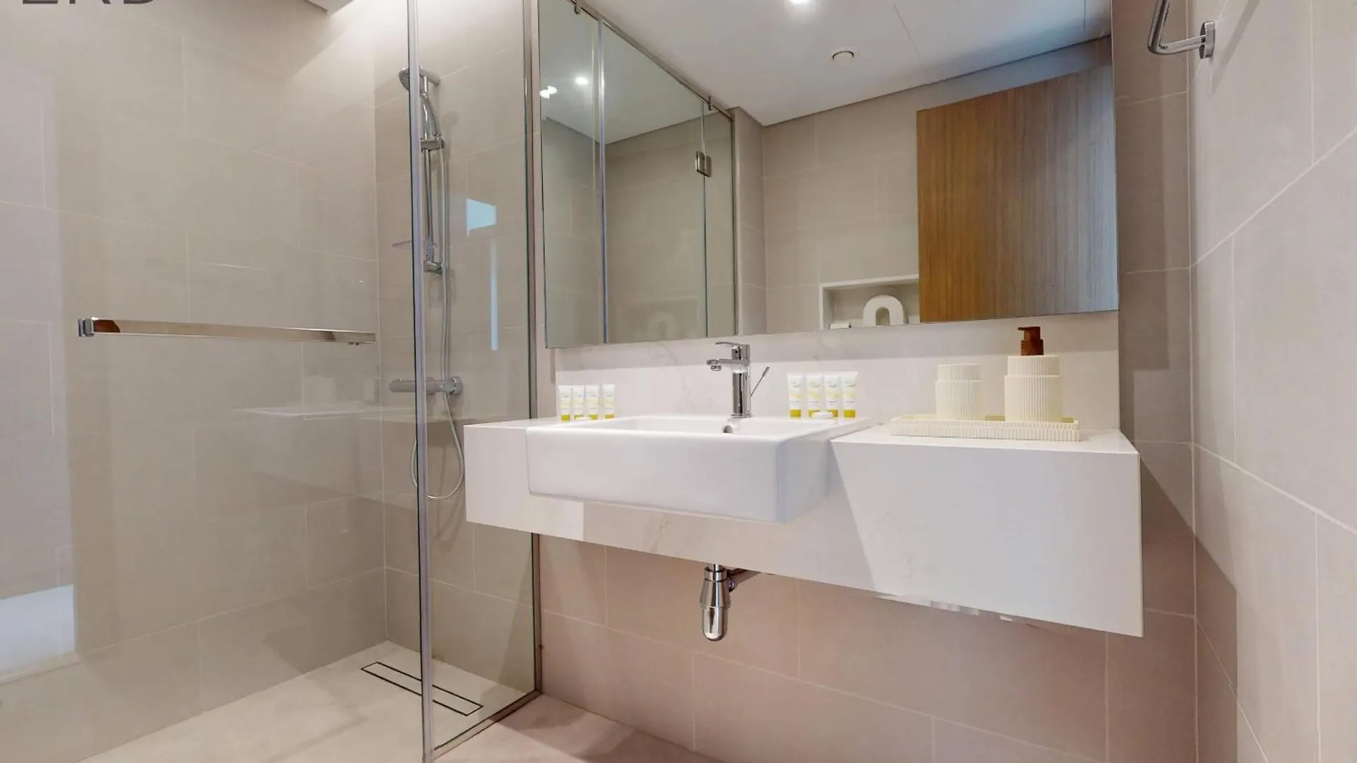 Apartment Elegant 2Br With Maids And Stunning Canal Views Dubai United Arab Emirates