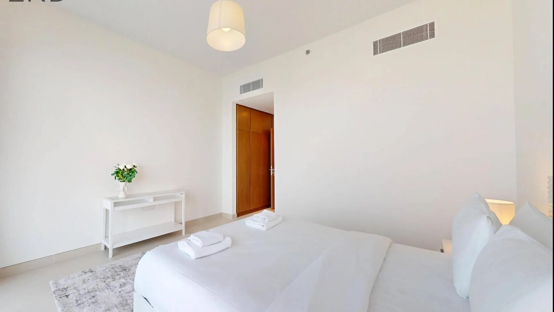 Elegant 2Br With Maids And Stunning Canal Views Dubai Apartment